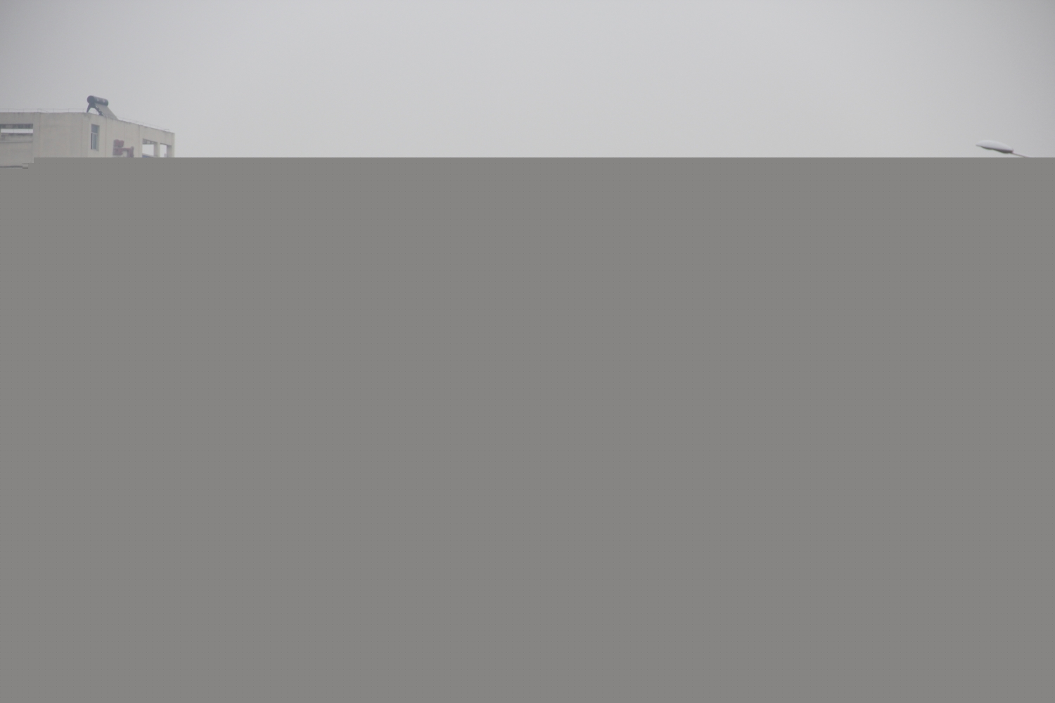 熱烈祝賀湖北成龍威40臺(tái)油車順利完成生產(chǎn)任務(wù)